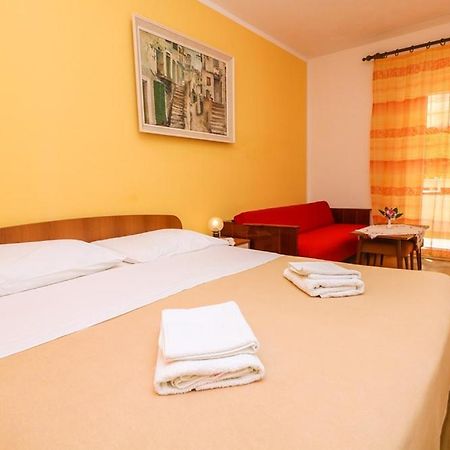 Double Rooms Tomica 2 With Balcony باشْكا المظهر الخارجي الصورة